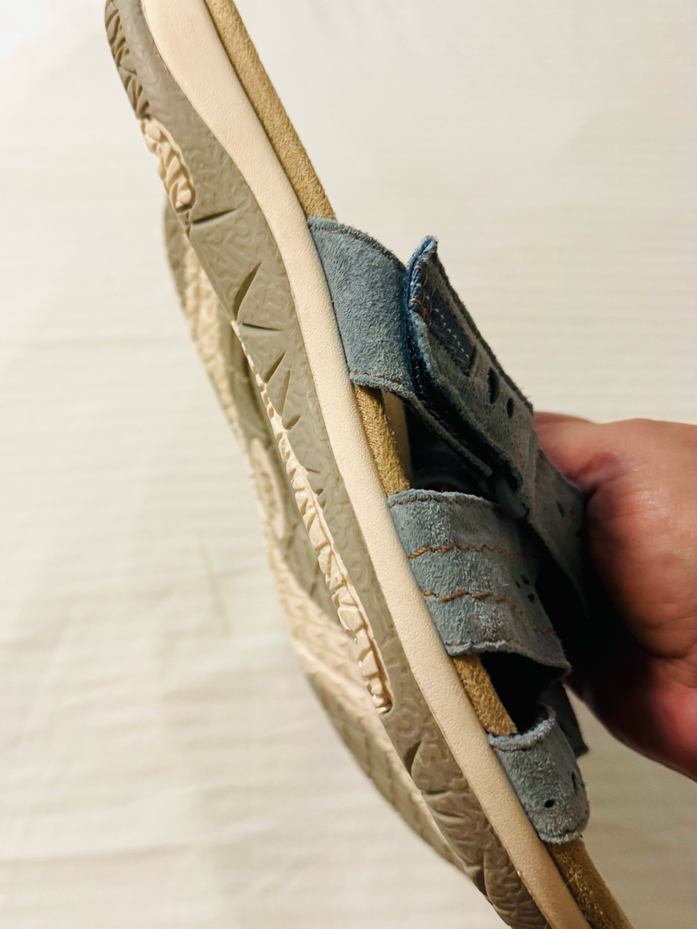 Earth Origins Blue sandals with adjustable straps and arch support. Size 9 - Picture 7 of 9